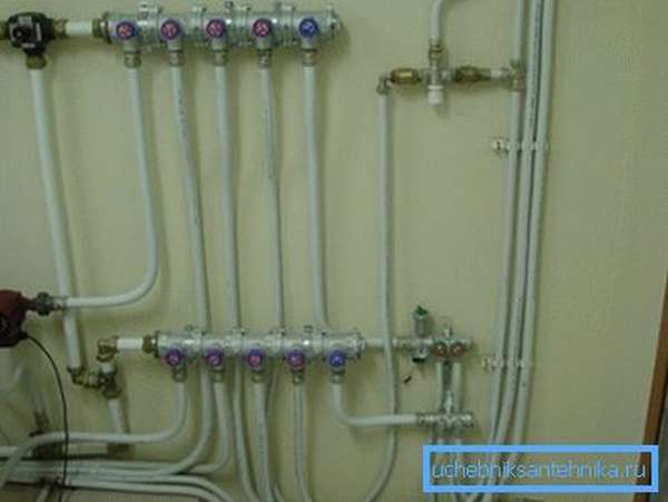 Арматура Far для отопления и водоснабжения использована при сборке коллекторной отопительной системы.