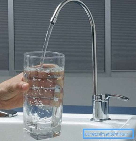 Некоторые системы предполагают установку отдельного крана, который будет выдавать питьевую очищенную воду