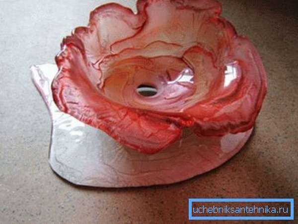 Стеклянная раковина в ванную комнату в виде розы