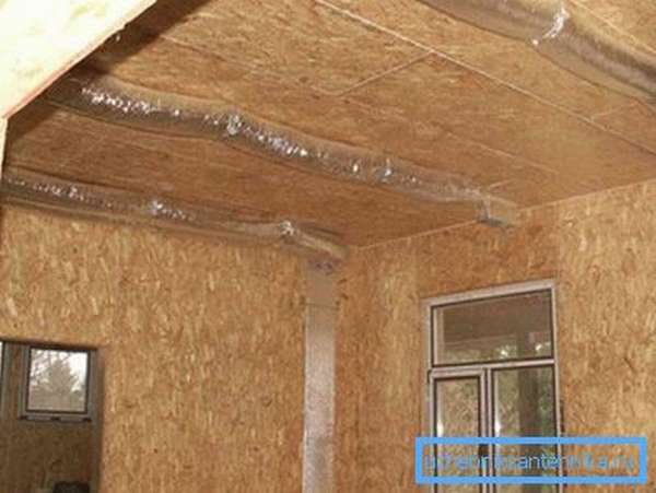 Воздуховоды для подачи теплого воздуха спрячет подвесной потолок.